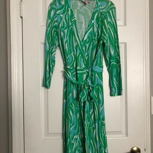 Lilly Pulitzer Wrap dress. Size Medium.
